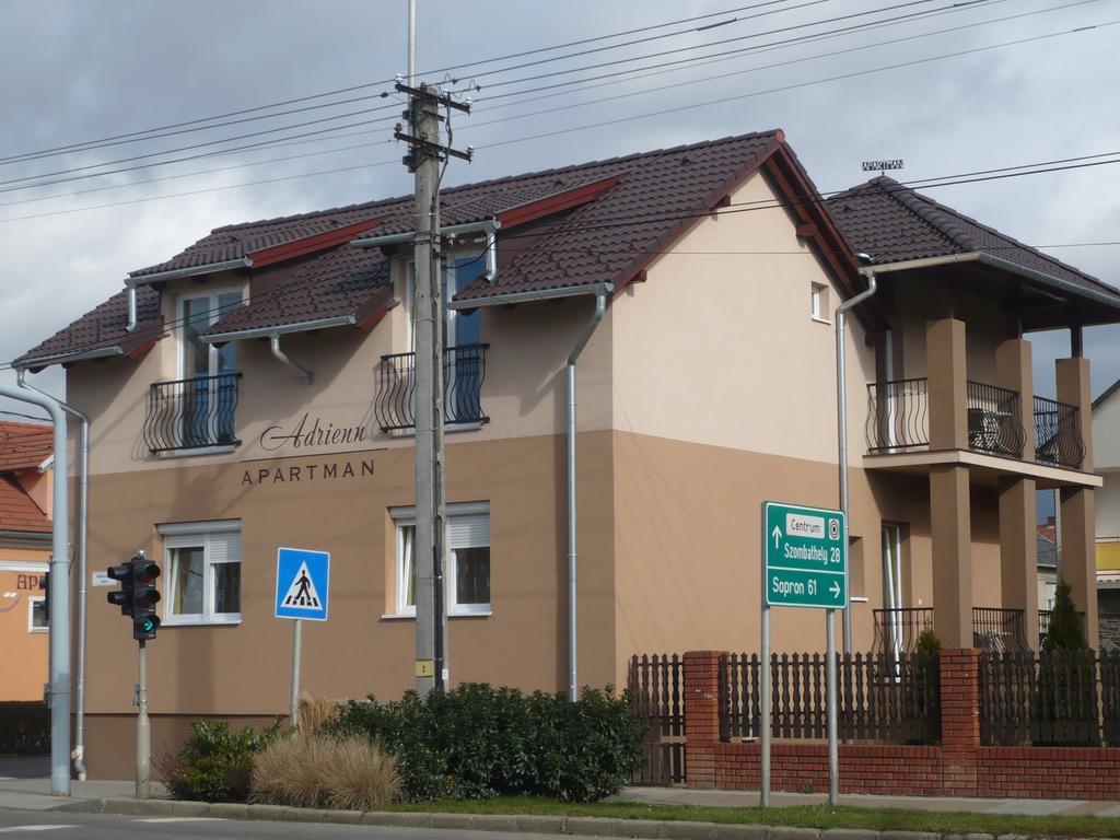 Adrienn Apartman Sarvar Exterior foto