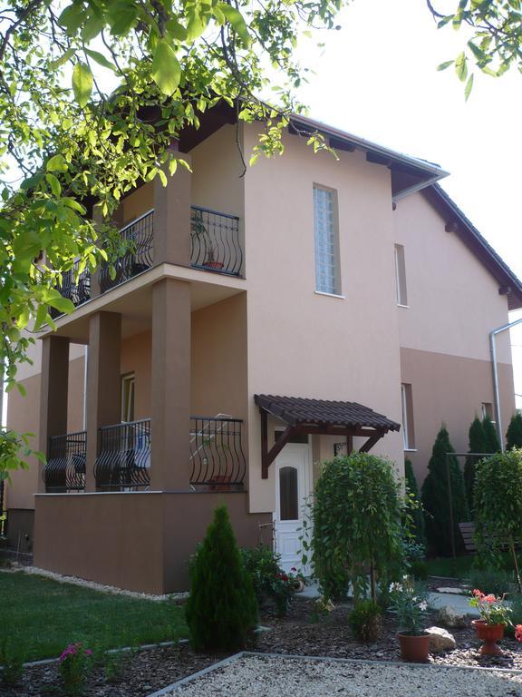 Adrienn Apartman Sarvar Exterior foto